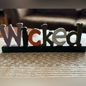 Wicked table top design.